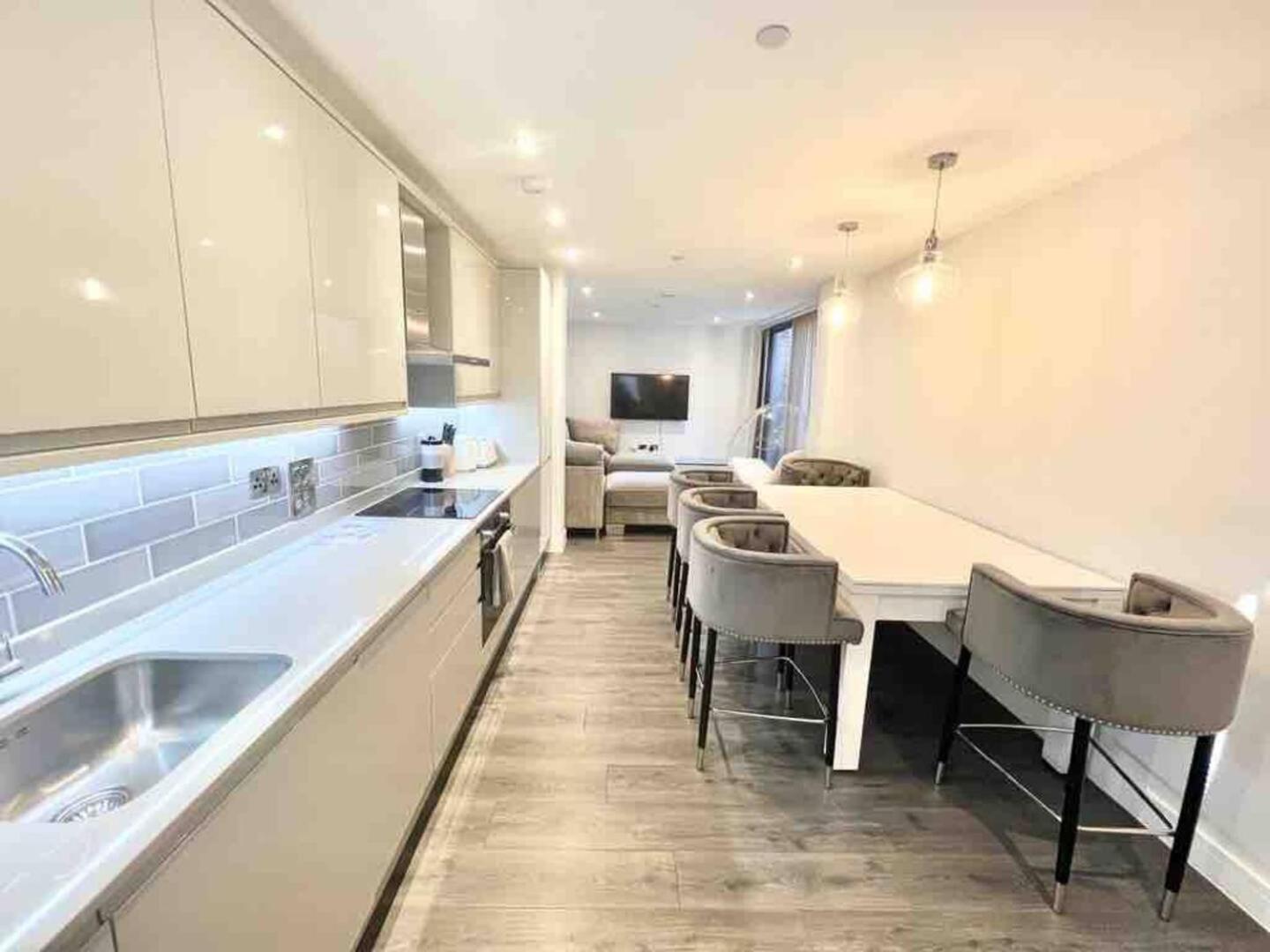 D & D Luxury Apartments Stanmore  Ngoại thất bức ảnh