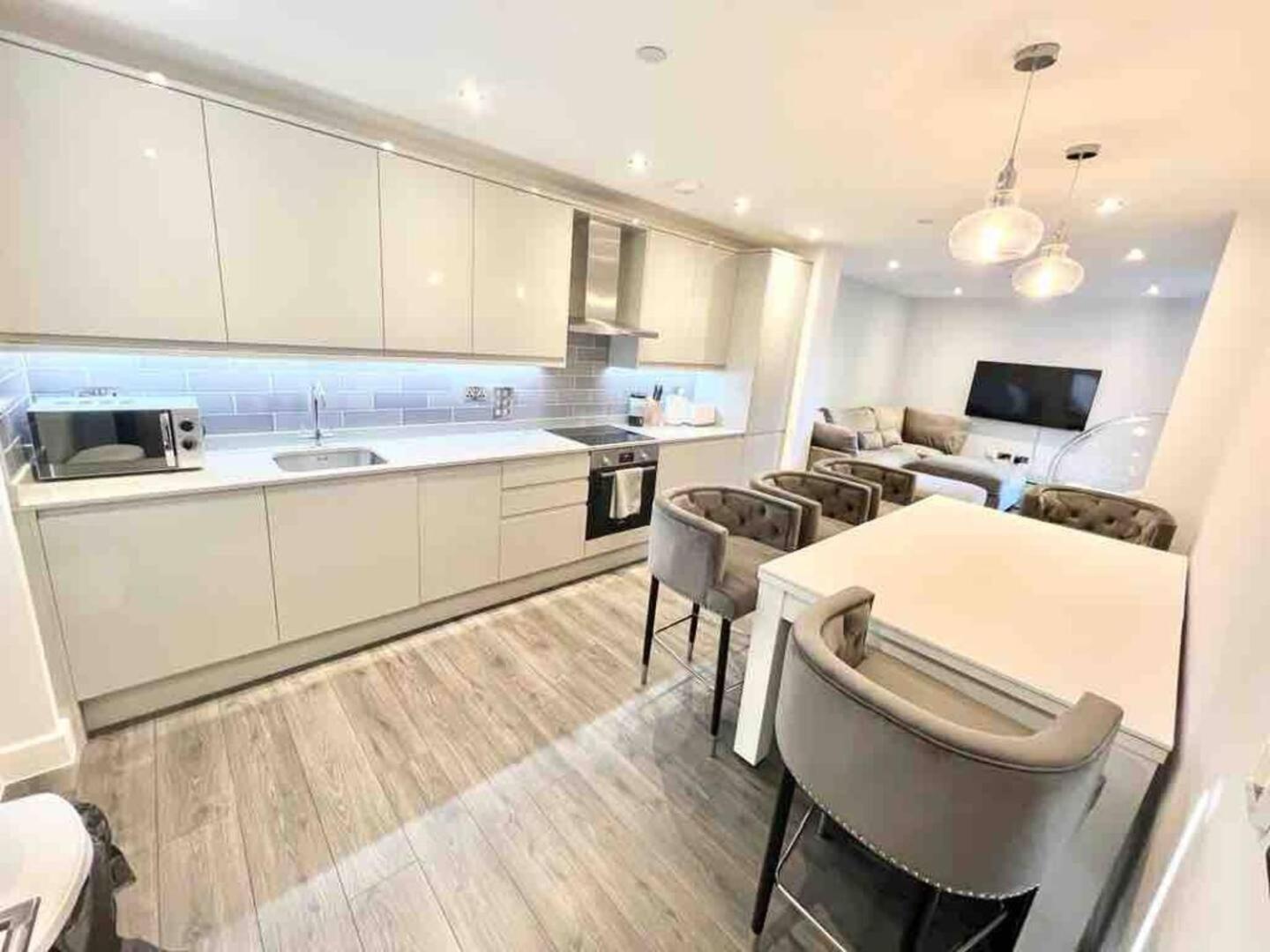 D & D Luxury Apartments Stanmore  Ngoại thất bức ảnh