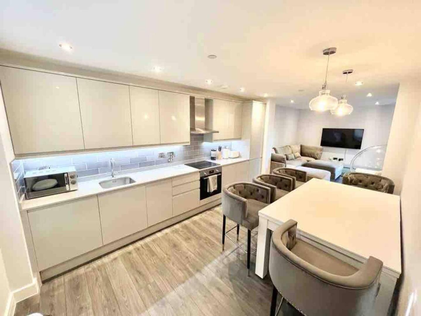 D & D Luxury Apartments Stanmore  Ngoại thất bức ảnh