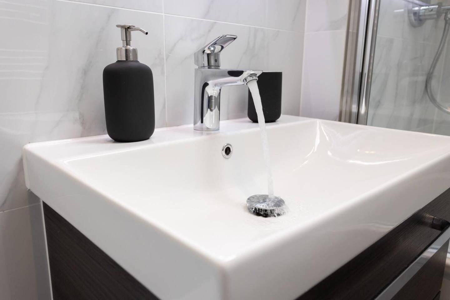 D & D Luxury Apartments Stanmore  Ngoại thất bức ảnh